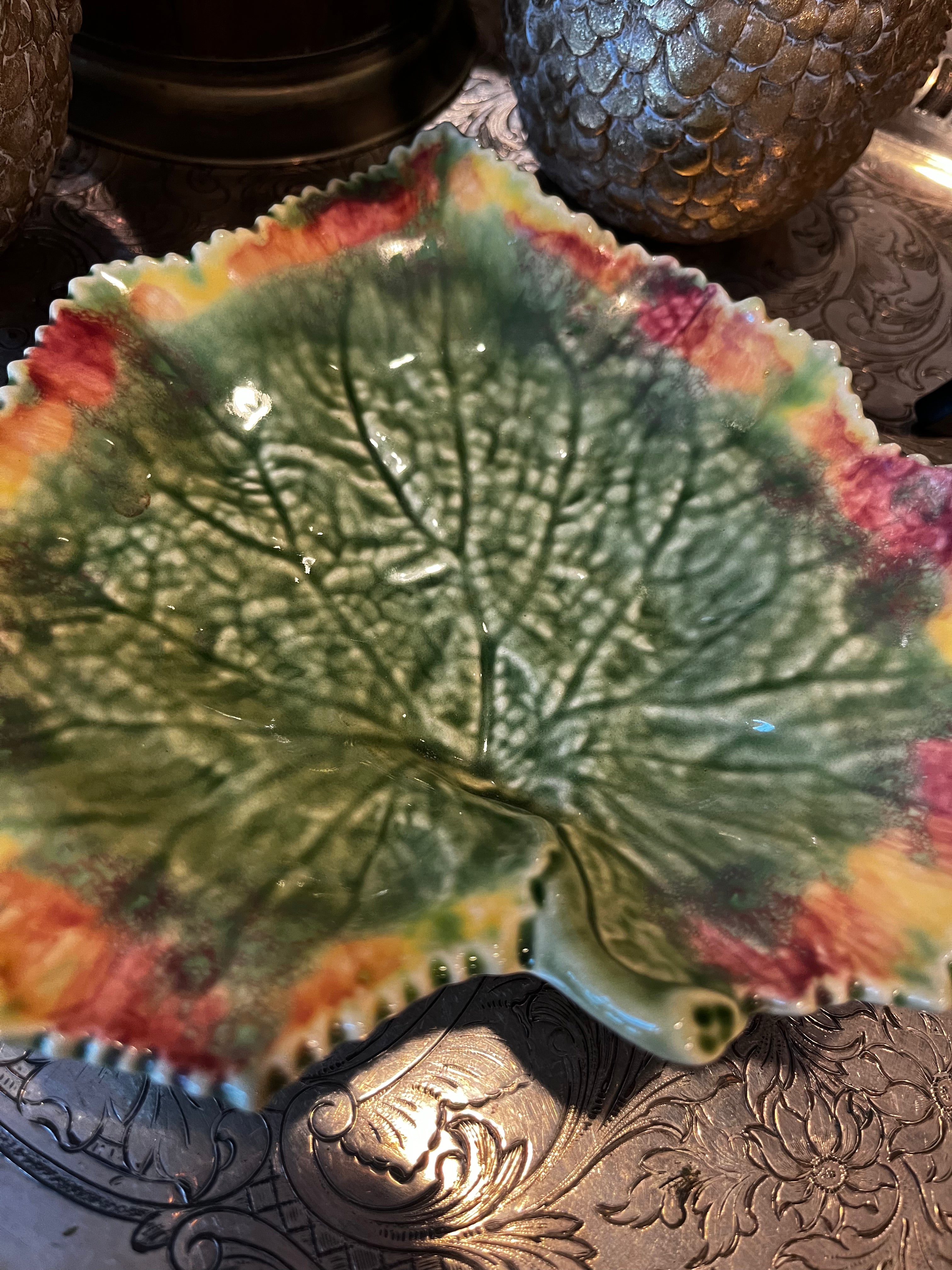 Petite Bordallo Pinheiro Leaf Plate