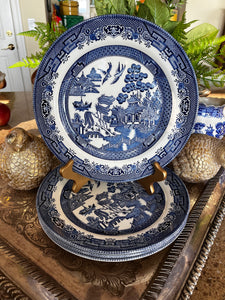 Blue Willow Dinner Plates