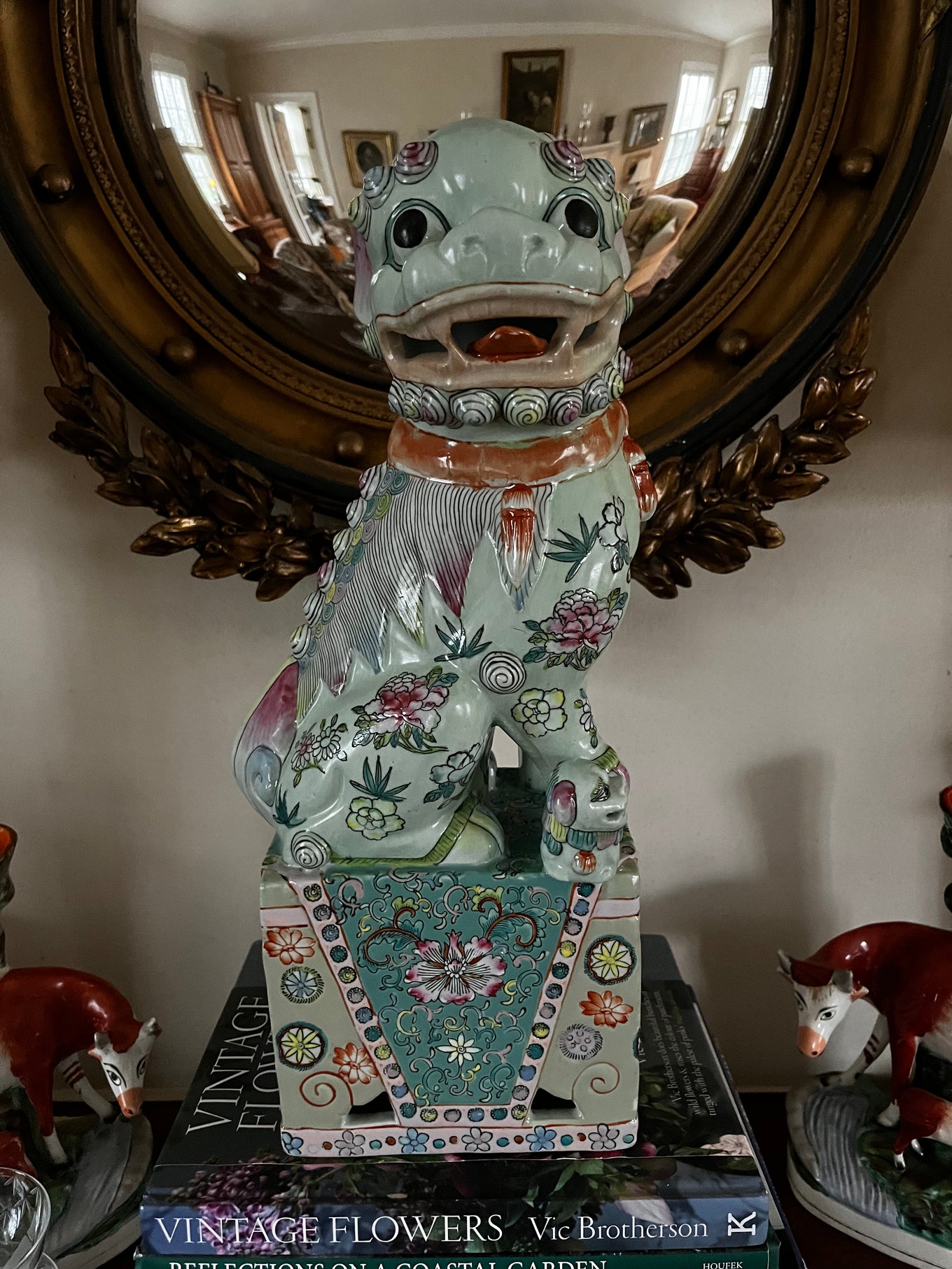 Incredible Mama Foo Dog